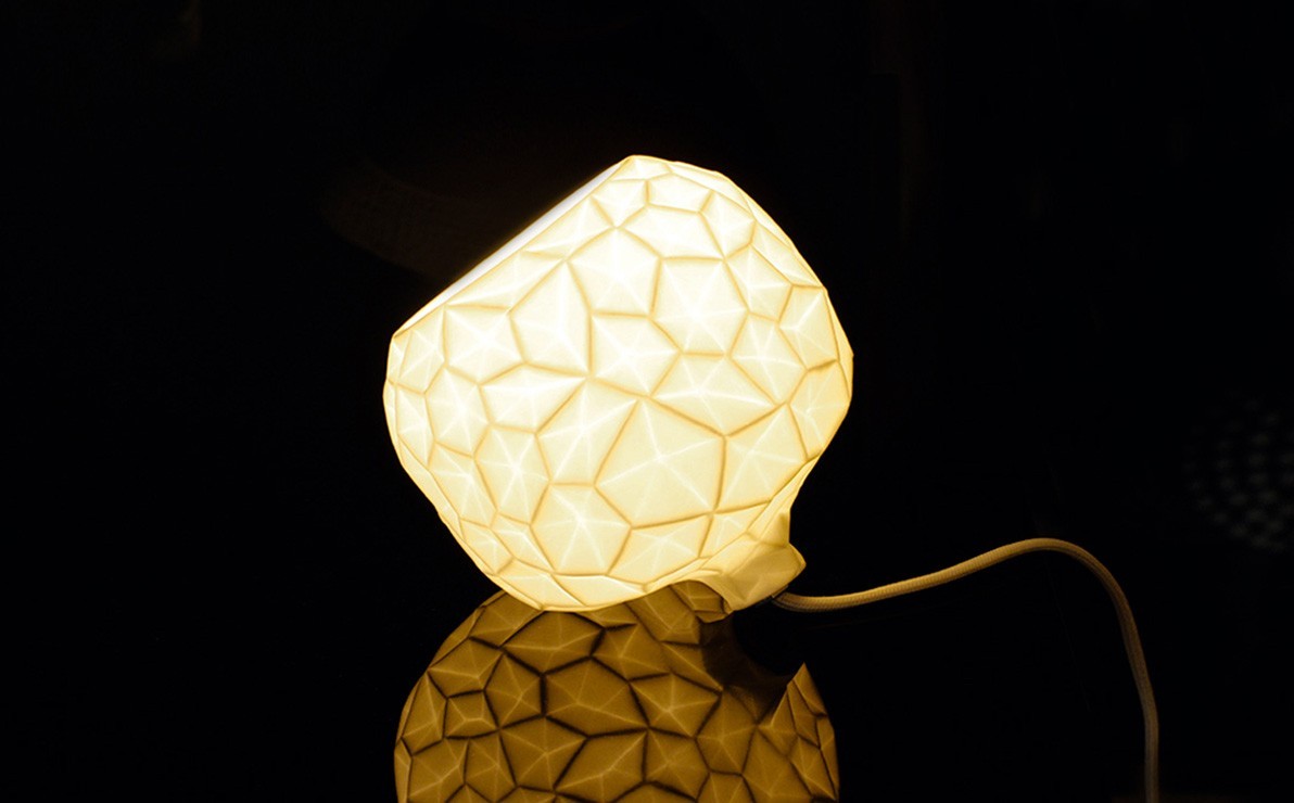 Lampe de chevet en porcelaine au design épuré